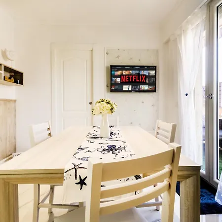 アパート Sovramare フランカヴィッラ・アル・マーレ